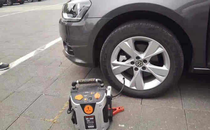 宁城汽车搭电案例